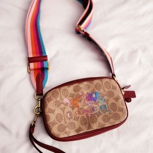 COACH REXY AND CARRIAGE CAMERA BAG